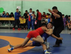 Монголын хүүхдийн спортын зуны VIII наадмын чөлөөт бөхийн тэмцээн үргэлжилж байна