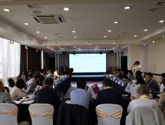 “Барилгын салбар дахь төр ба хувийн хэвшлийн түншлэл”-ийн талаар хэлэлцэж байна