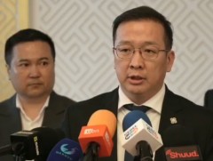 Нэр бүхий УИХ-ын гишүүд  Боловсролын сайд П.Наранбаярыг огцруулах шаардлагыг Ерөнхий сайдад хүргүү..