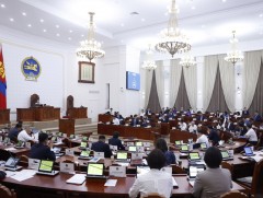 Энэ оны төсвийн орлогыг 3.3 их наяд төгрөгөөр бууруулан тодотгож байна