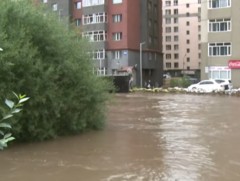 Үер усны аюулаас сэрэмжтэй байхыг анхааруулж байна