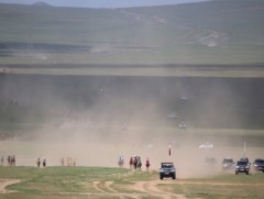 Монгол Улсын Тод манлай уяач Б.Гантигийн сартай хүрэн хязаалан түрүүллээ