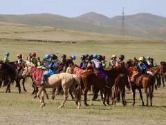 Хурдан азарга гарааны зурхай руу хөдөллөө