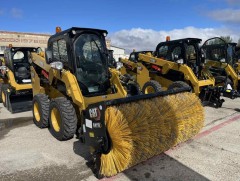 Олон үйлдэлтэй бага оврын 10 ширхэг ачигч машиныг хүлээн авлаа