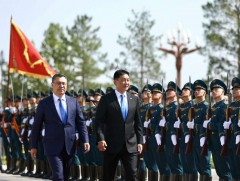 Монгол Улсын Ерөнхийлөгчийг Киргиз Улсын Ерөнхийлөгч албан ёсоор угтлаа
