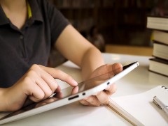 ЕБ-ын 1-12 дугаар ангийн бүх сурах бичгийг дижитал хэлбэрт шилжүүлжээ