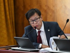 П.Наранбаяр: Бага ангийн сурах бичгийг нөхөн хэвлэж, есдүгээр сарын эхээр сургуулиудад хүргүүлнэ