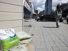 Нийтийн эдэлбэр газарт зөвшөөрөлгүй өргөтгөл хийсэн тохиолдолд албадан буулгана