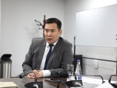 Д.Амгалан: Дуудлага худалдааны орлогыг 17 сургууль, 20 цэцэрлэгийн сандал, ширээ, зөөлөн эдлэл, то..