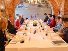 Гадаад харилцааны сайд Б.Батцэцэг Бүгд Найрамдах Финланд Улсын Гадаад хэргийн сайд Элина Валтонен ..