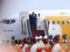 Ерөнхийлөгч У.Хүрэлсүх гэргий Л.Болорцэцэгийн хамт БНХАУ-ын Тяньжин хотноо хүрэлцэн ирлээ