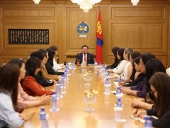 Монголын эмэгтэйчүүдийн холбооны төлөөллийг хүлээн авч уулзлаа