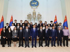 Олон улсын олимпиадад амжилттай оролцсон сурагчид, Зохион байгуулах хороодод шагнал гардууллаа