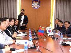 БНСУ-ын Гёнсаннам-до аймгийн Захирагч Пак Ван Сү тэргүүтэй төлөөлөгчдийг хүлээн авч уулзлаа