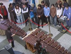 ХСҮТ-ийн хөгжимт эмчилгээний хөтөлбөрт БНСУ-ын цохивор хөгжмийн алдартай хоёр хөгжимчин оролцлоо