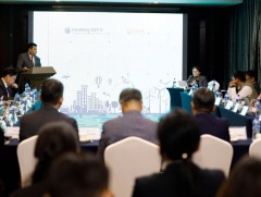 Дагуул хот хөгжүүлэх замаар төрийн байгууллагуудыг нүүлгэн шилжүүлж, Улаанбаатарын төвлөрлийг саар..