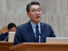 А.Амартүвшин: Иргэд “Хотула” аппликейшнийг гар утсандаа суулгаснаар виртуал карт үүсэж, нүүрсээ авна