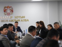 Зөвшөөрөлгүй байршуулсан самбарыг буулгана