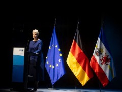 Европын удирдагчид Герман улс нэгдсэний 35 жилийн ойг тэмдэглэв