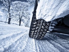 Өвлийн дугуй нь халтиргаатай замд автомашины зогсох чадварыг 30-40 хувиар нэмэгдүүлдэг