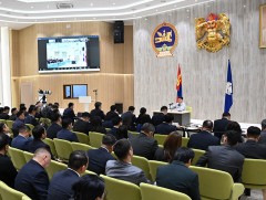 Дамбадаржаад 1973 айлын орон сууц барина