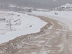 Солонготын даваанд цас орсны улмаас замын зорчих хэсэгт халтиргаа, гулгаа үүссэн байна