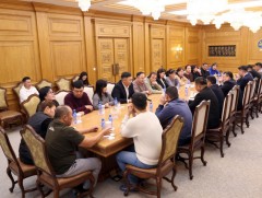 Ерөнхий сайд Монголын эрүүл мэндийн ажилтны үйлдвэрчний эвлэлийн холбооны төлөөлөгчдийг хүлээн авч..