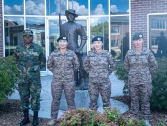 Эмэгтэй цэргийн алба хаагчид АНУ-д мэргэжил дээшлүүллээ