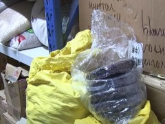 Гарал үүсэл нь тодорхойгүй цагаан будаа, өндөг, тахианы мах зэргийг оруулж ирэх зөрчил буурахгүй б..