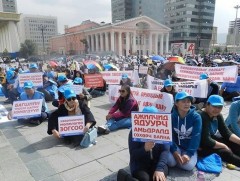 Боловсролын салбар зогсоход хүрээд байна