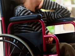 Хөгжлийн бэрхшээлтэй хүүхэдтэй эцэг эх анх онош нь тавигдсан цагаас эхлэн сэтгэл зүйн цочролд ордог