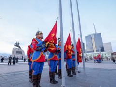Монгол Улсын Төрийн далбааг мандуулах ёслол үйлдэв