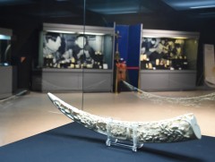 Монголын үндэсний музейд ясан сийлбэрийн ховор нандин өвийн тусгай үзэсгэлэн дэлгэлээ