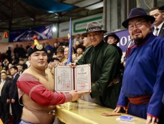 Улсын арслан Э.Батмагнай “Чингис хаан” цом хүртлээ