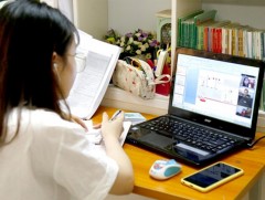 Бага ангийн сурагчдын хичээл цахимд шилжлээ