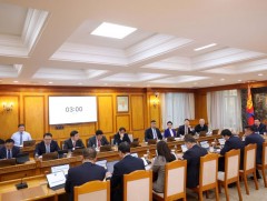 “Тусгай замын автобус” төслийн санхүүжилт болох АХБ-ны зээлийн хэлэлцээрийг хэлэлцэн дэмжлээ