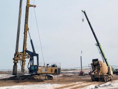 Гашуунсухайт–Ганцмод боомтын хил дамнасан төмөр замын төслийн барилга угсралтын ажил хэвийн үргэлж..