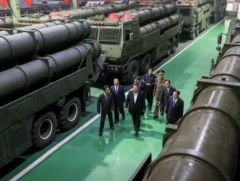 Ким Жон Ун БНАСАУ-ын зэвсгийн нөөц дайснаа бүрэн устгах чадалтай гэж мэдэгдэв