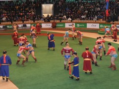 Ардчилсан Үндсэн хууль батлагдсаны 34 жилийн ойн барилдаанд зодоглох бөхчүүд