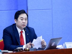 А.Баяр: Хүүхдийн болон гэр бүлийн хүчирхийллийг таслан зогсооход НИТХ болон 9 дүүргийн 93 эмэгтэй ..