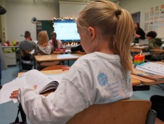 Финланд улс мэдээллийг шүүн тунгаах чадварыг бага наснаас олгож байна