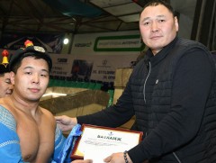 Аймаг, цэргийн харцага, начингуудын барилдаанд аймгийн харцага Б.Ренчинжүгдэр түрүүллээ