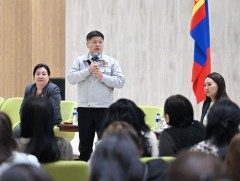 Хотын дарга НЕБ-ын 172 сургууль, 12 цэцэрлэгийн төлөөлөлтэй уулзлаа