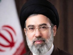 Ираны шинэ дээд удирдагчаар Аятолла Али Хаменейн хүү Можтаба Хаменейг сонгов