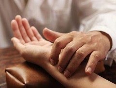 Монголын уламжлалт анагаах ухааны эмийн үйлдвэрлэл, инновац, экспортын асуудлыг хэлэлцлээ