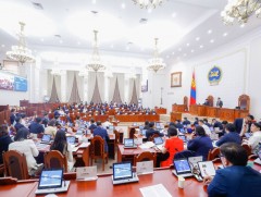 Парламент 2027 оны улсын хөгжлийн төлөвлөгөөний төслийг хэлэлцлээ