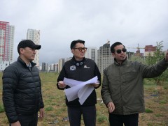 Ногоон нуур орчмын 5.5 га газар бүх насны хүүхдэд зориулсан тоглоомын талбай бүхий цэцэрлэгт хүрээ..