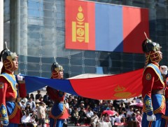 Төрийн далбааны өдөрт зориулсан Цэргийн хүндэтгэл, ёслолын жагсаалд 4400 орчим алба хаагч оролцлоо
