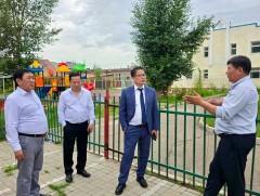 Ерөнхий боловсролын сургуулийн ачааллыг бууруулах ажлын хүрээнд нийслэлийн дүүргүүдэд ажлын хэсэг ..