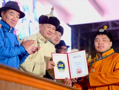 Мөнхтөрийн Лхагвагэрэлд Улсын гарьд цол олголоо